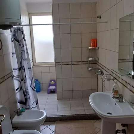 Apartment New In The Center Shkoder