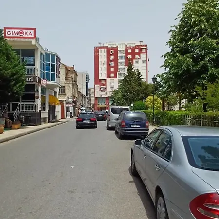 New In The Center דירה